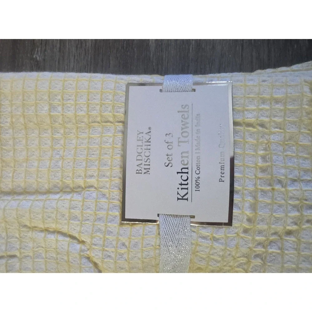BADGLEY MISCHKA KITCHEN TOWELS (3) Yellow& WHITE  100% COTTON‎ POLYESTER NWT